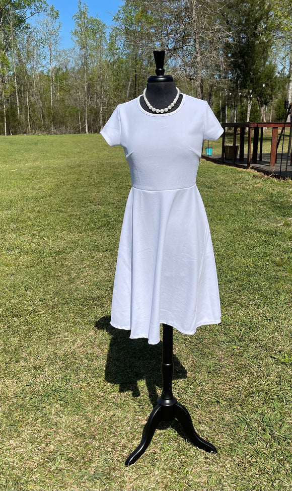 Women's Short Sleeve Scoop Neck Dress White